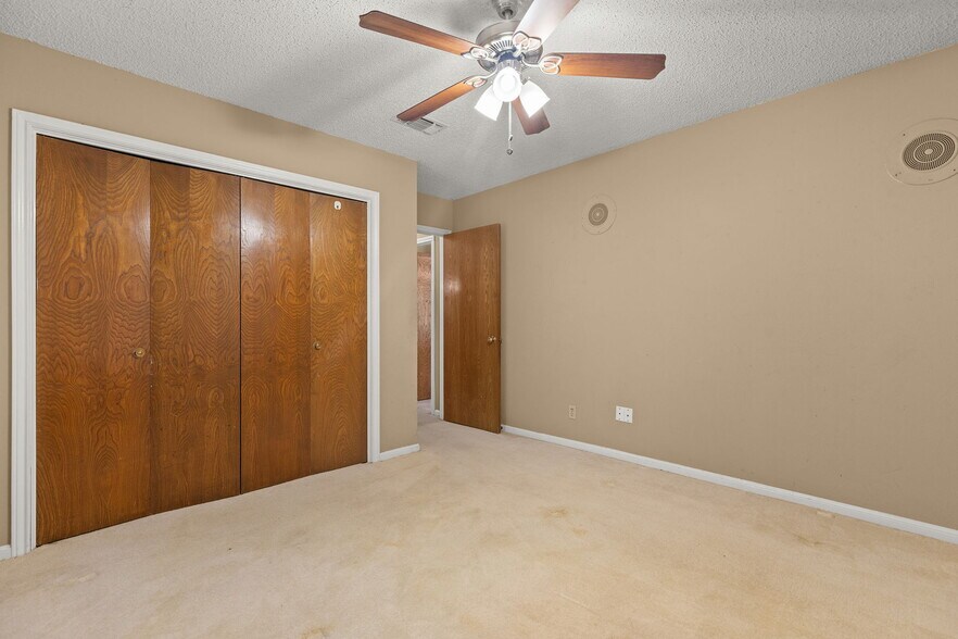 More Photos Of 12409 Lowden Ln, Manchaca Flex For Sale