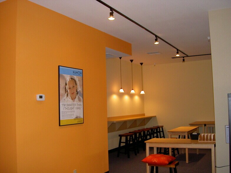 More Photos Of 220 Windsor River Rd, Windsor Apartments For Sale