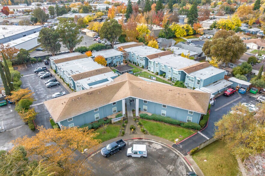 More Photos Of 5500 Foothill Gardens Ct, Sacramento Apartments For Sale