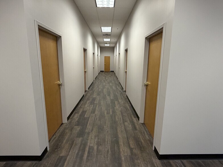 More Photos Of 5480 N Nathan Ln, Plymouth Manufacturing For Lease