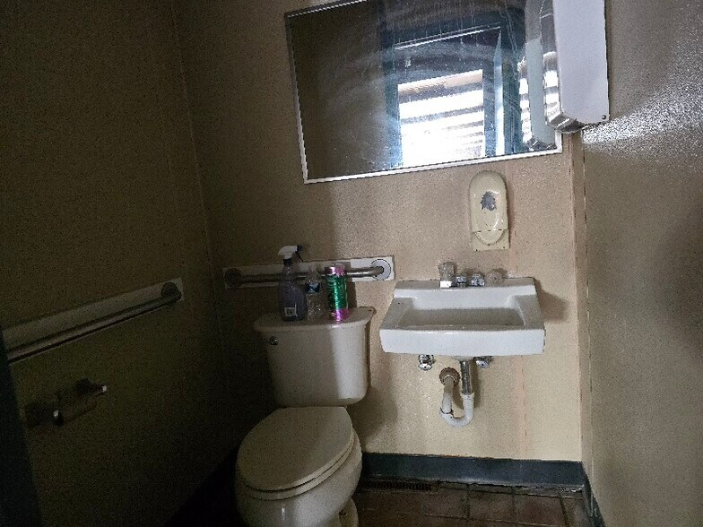 More Photos Of 4510 Liberty Ave, Vermilion Restaurant For Sale