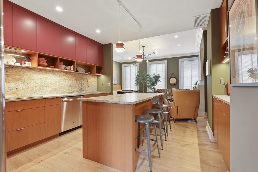 More Photos Of 1019 Cathedral St, Baltimore Office Residential For Sale