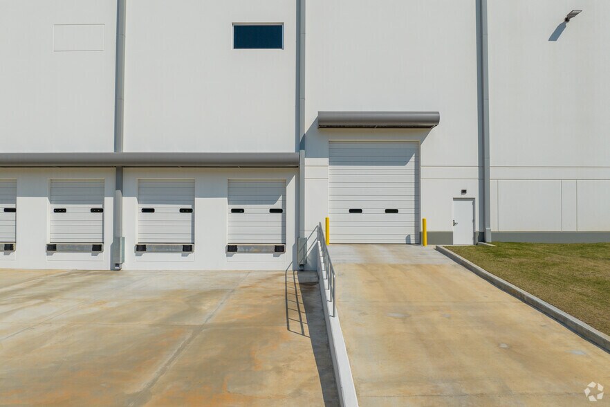 More Photos Of 1343 Cass-White Road, White Unknown For Lease