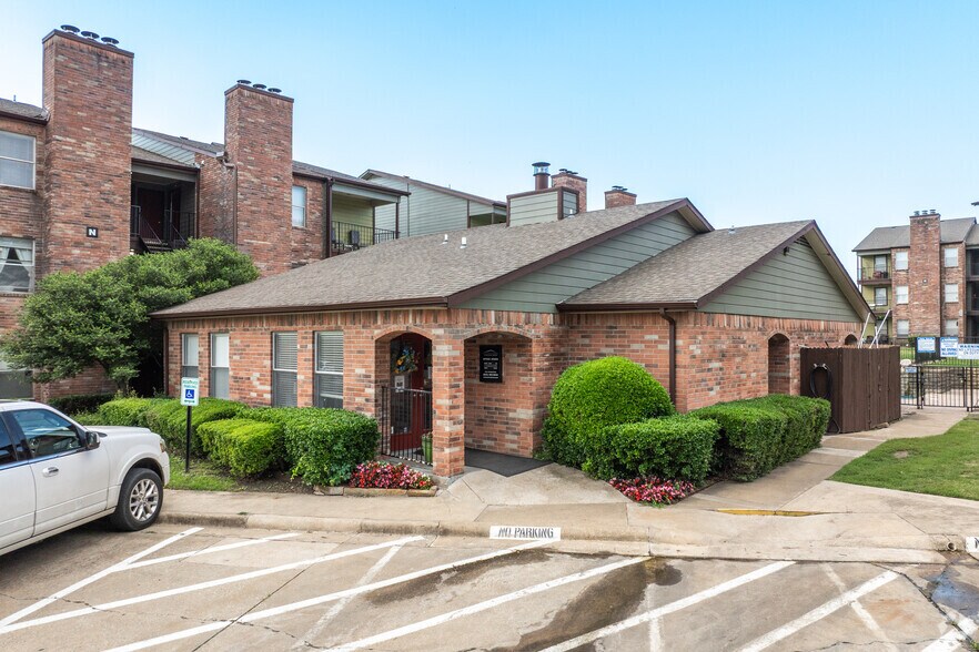 More Photos Of 1600 LaSalle Dr, Sherman Apartments For Sale