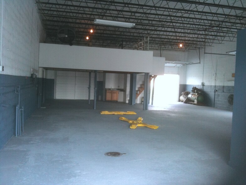 More Photos Of 2780 NE 7th Ave, Pompano Beach Warehouse For Lease