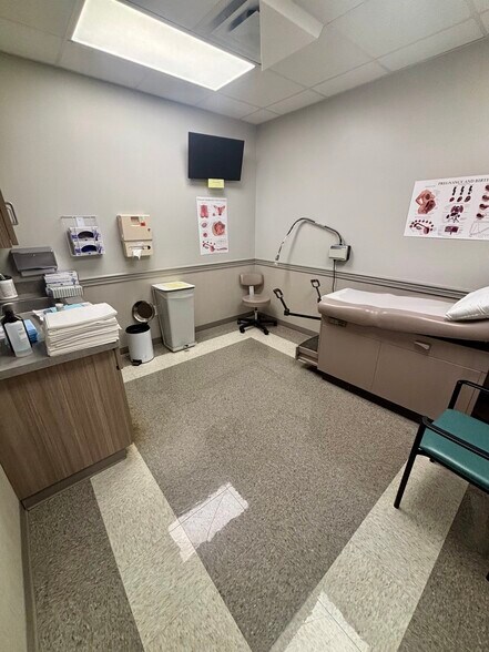 More Photos Of 935 Spring Creek Rd, East Ridge Medical For Lease