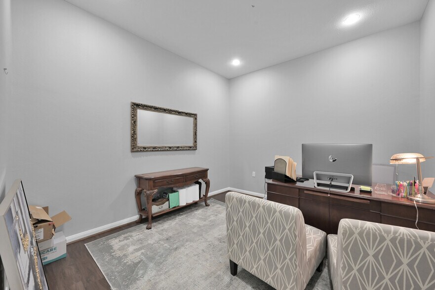 More Photos Of 15513 Capitol Hill Rd, Montgomery Service For Sale