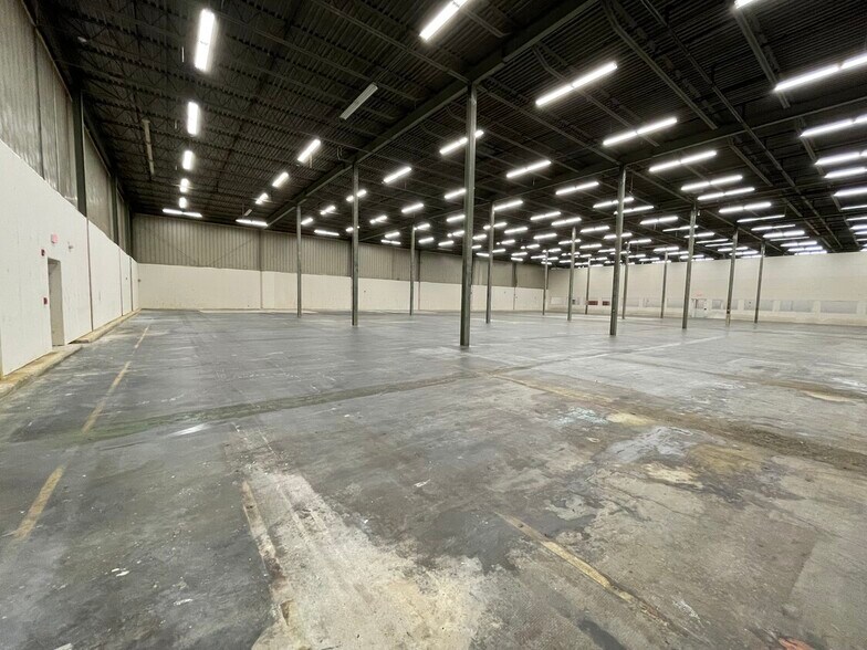 More Photos Of 121 Webster Ave, Chelsea Freestanding For Lease