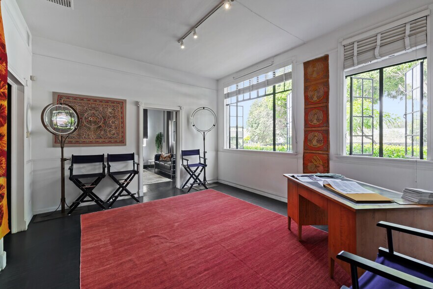 More Photos Of 666 N Robertson Blvd, West Hollywood Office For Lease