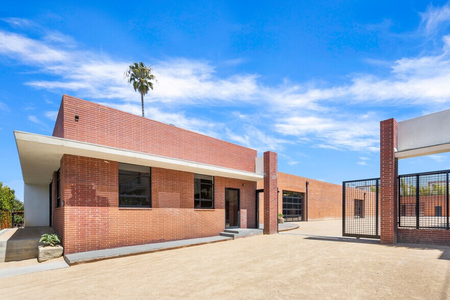 More Photos Of 450 N Market St, Inglewood Warehouse For Lease