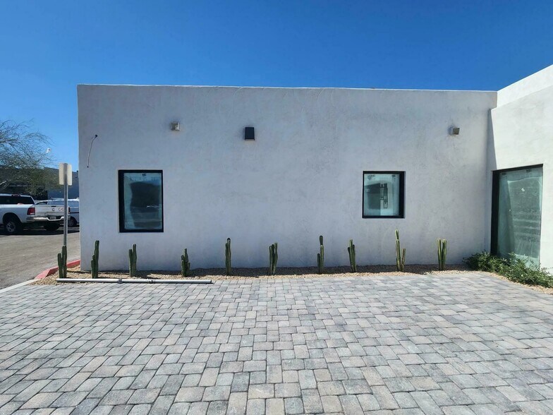 More Photos Of 736 N Country Club Dr, Mesa Medical For Lease