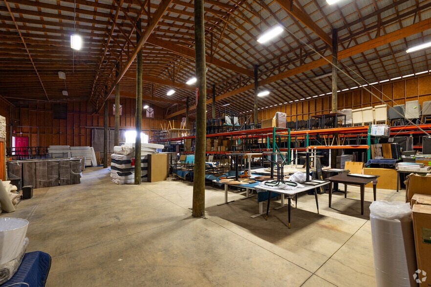 More Photos Of 11734 Schriber Rd, Buda Warehouse For Lease