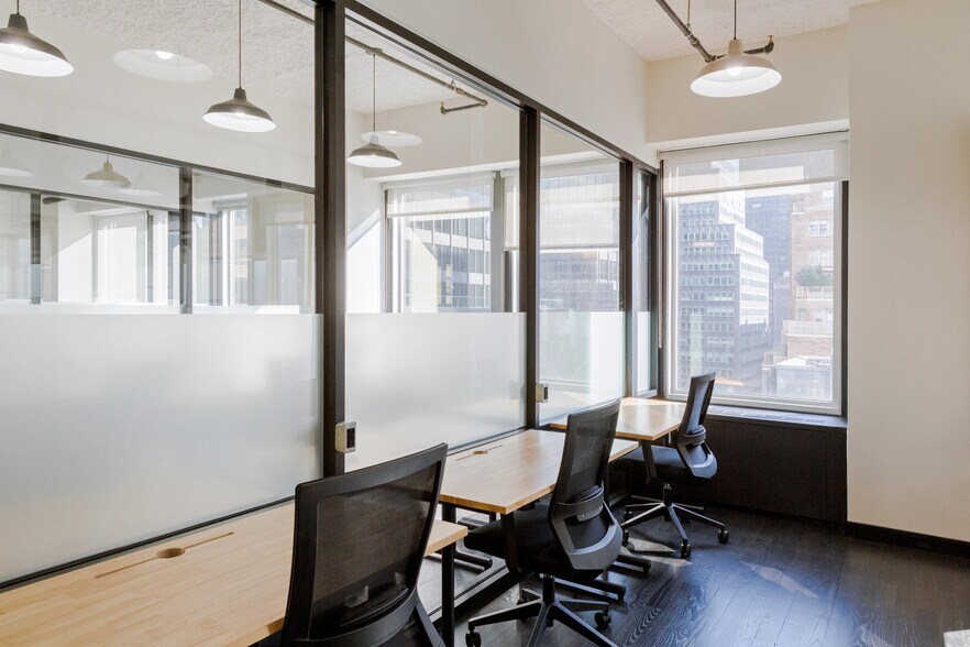 More Photos Of 261 Madison Ave, New York Coworking Space
