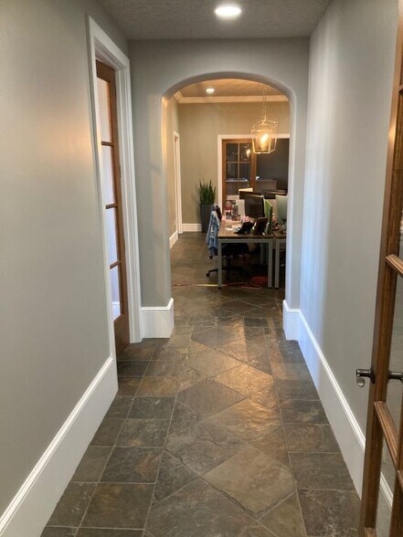 More Photos Of 1531 E Bradford Pky, Springfield Medical For Sale