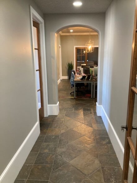 More Photos Of 1531 E Bradford Pky, Springfield Medical For Lease