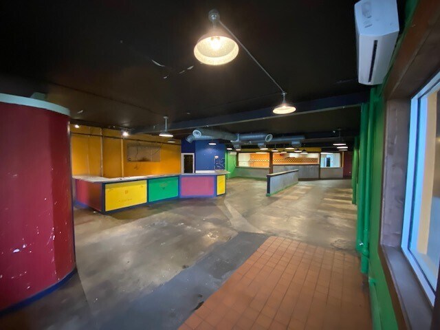 More Photos Of 2719 Race St, Fort Worth Restaurant For Lease