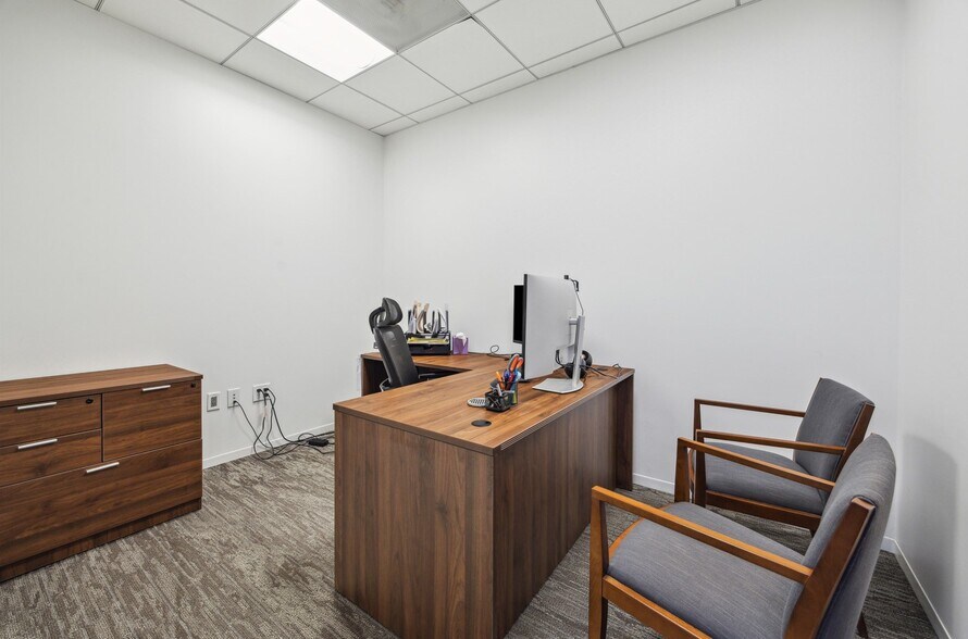 More Photos Of 1800 Post Oak Blvd, Houston Office For Lease