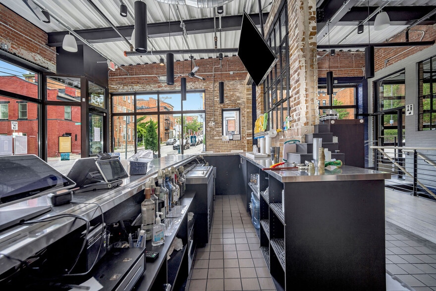 More Photos Of 331 E 13th St, Cincinnati Restaurant For Lease