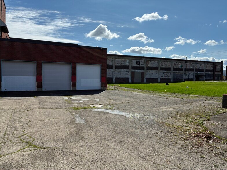 More Photos Of 2 Potomac St, Rochester Warehouse For Sale