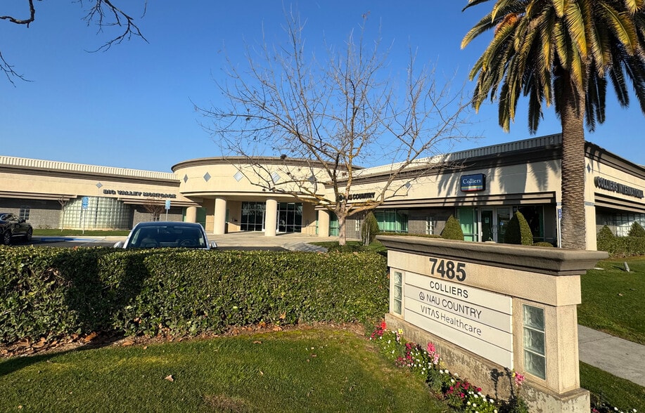 Primary Photo Of 7475 N Palm Ave, Fresno Office For Lease