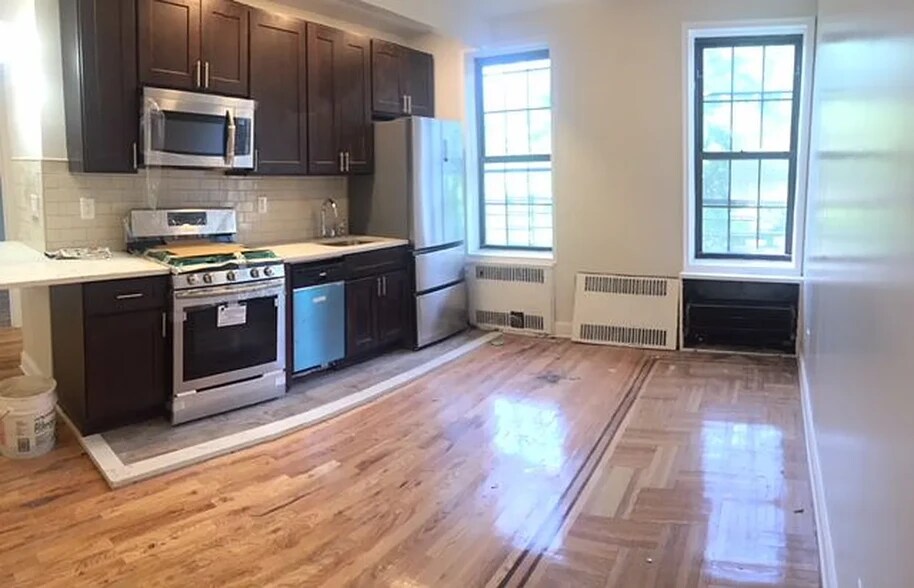 More Photos Of 209 Hawthorne St, Brooklyn Apartments For Sale