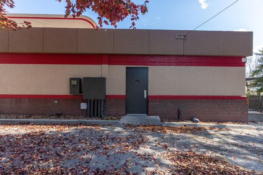 More Photos Of 2901 Candlers Mountain Rd, Lynchburg Fast Food For Sale