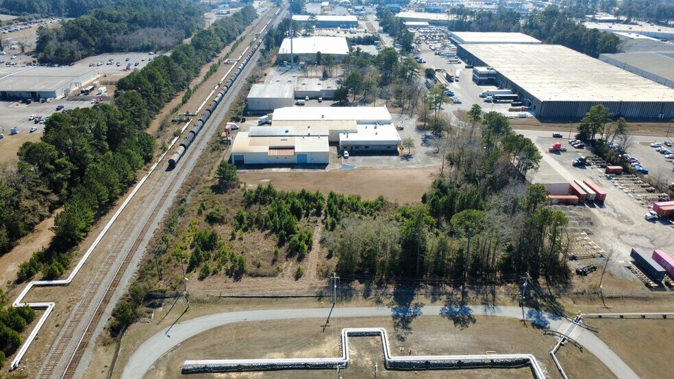 More Photos Of 915 Commerce Cir, Hanahan Manufacturing For Sale