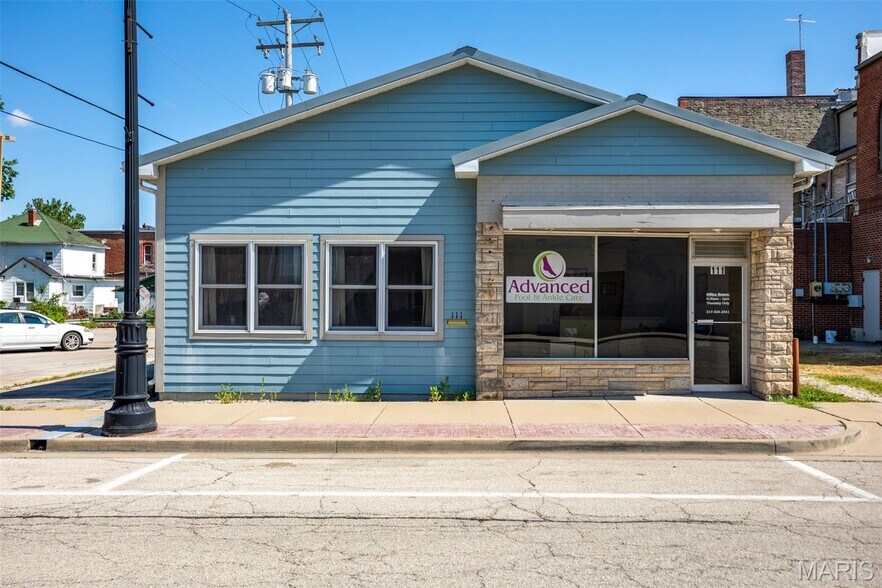 Primary Photo Of 111 W Kirkham St, Litchfield Healthcare For Sale