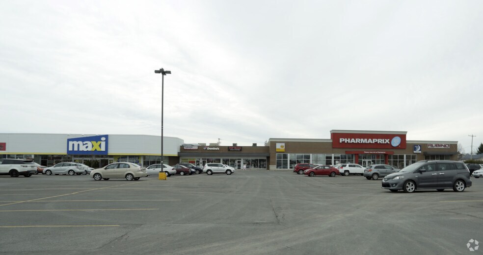 More Photos Of 175-199 Av 25E, St-Eustache General Retail For Lease
