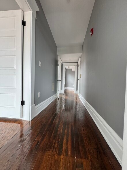 More Photos Of 108-110 E Main St, Columbus Storefront Retail Office For Sale