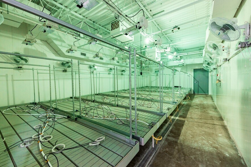 More Photos Of 4505 Oakman Blvd, Detroit Industrial For Sale