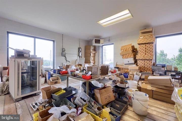 More Photos Of 206 W Kendig Rd, Willow Street Warehouse For Sale