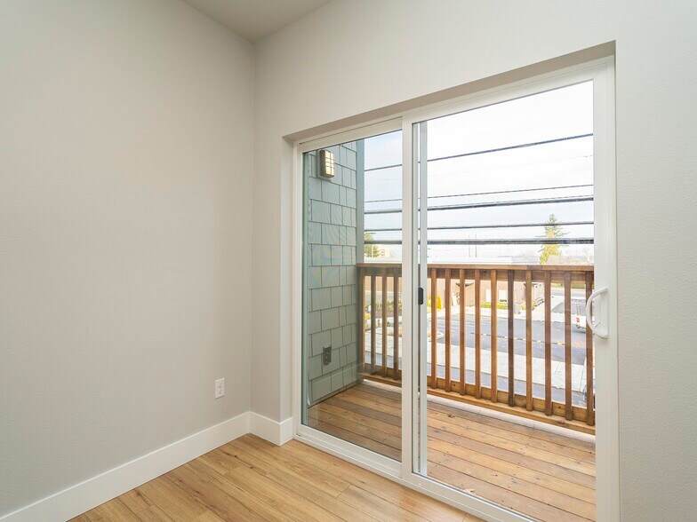 More Photos Of 436 NE Stafford St, Portland Apartments For Sale