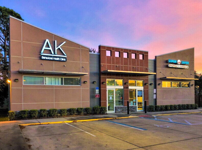 Primary Photo Of 1207 E Vine St, Kissimmee Medical For Lease