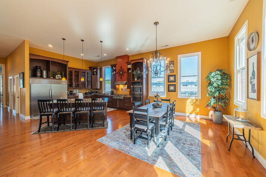 More Photos Of 333 N 9th St, Paducah Storefront Retail Residential For Sale