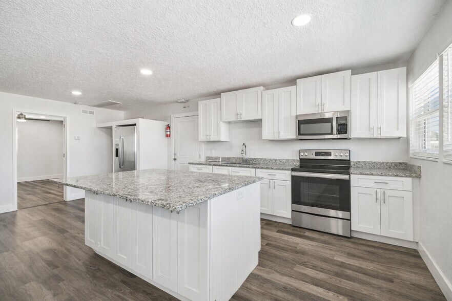 More Photos Of 6010 Wall St, Port Richey Warehouse For Sale