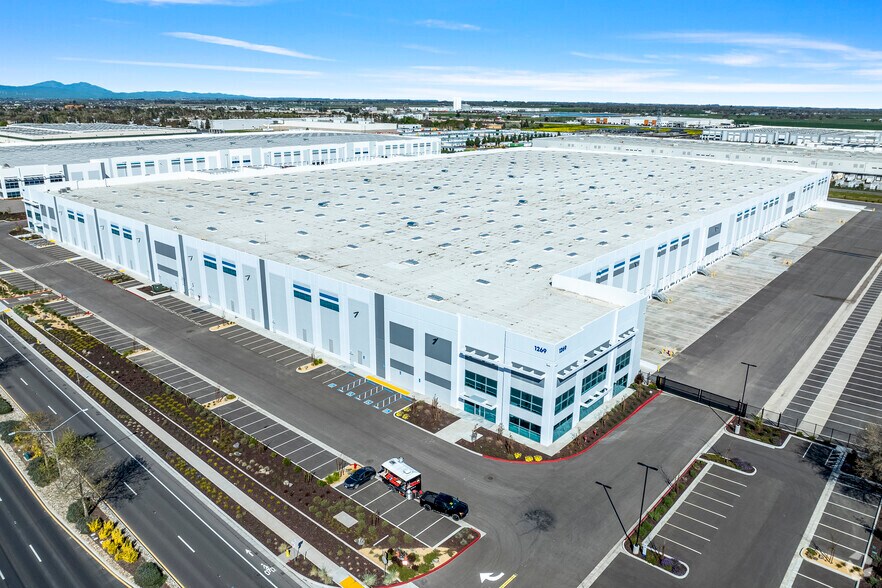 More Photos Of 1269 E Grant Line Rd, Tracy Distribution For Lease
