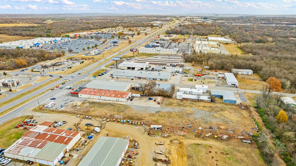 More Photos Of 1107-1111 W Shawnee St, Muskogee Auto Repair For Sale