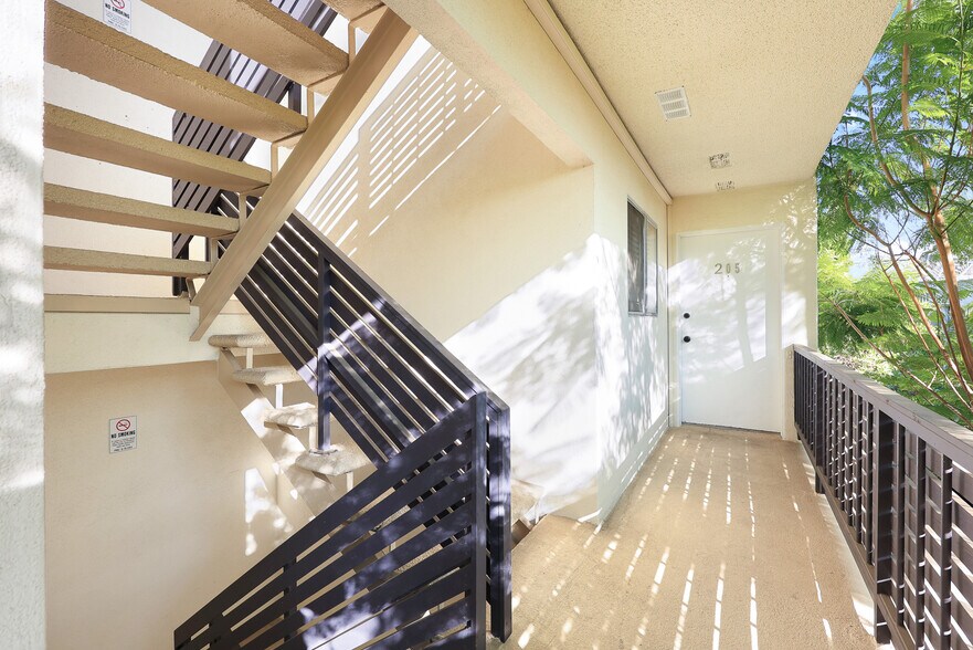 More Photos Of 160 S Michigan Ave, Pasadena Apartments For Sale