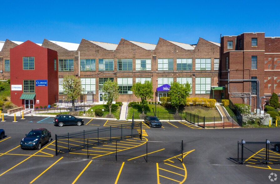 More Photos Of 4700 Wissahickon Ave, Philadelphia Warehouse For Lease