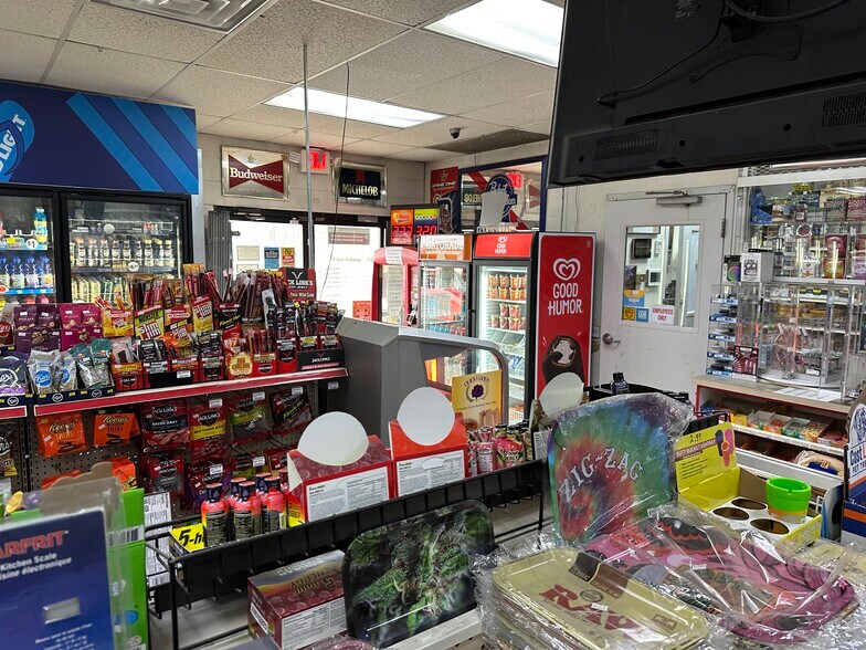 More Photos Of 3116 E 9 Mile Rd, Warren Convenience Store For Sale
