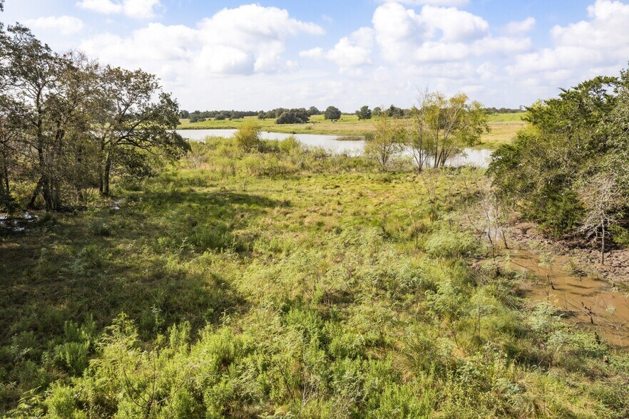 More Photos Of 17 Armstrong Derry, Flatonia Land For Sale