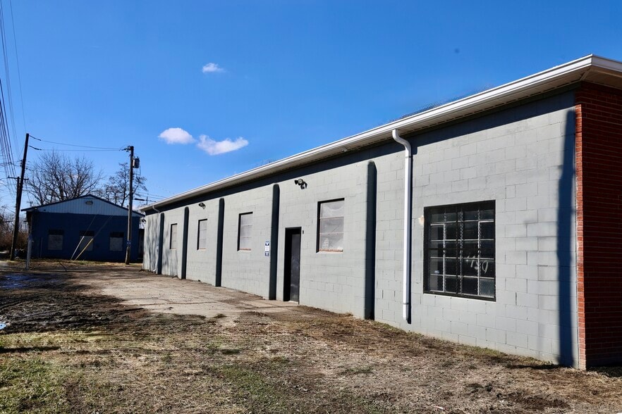 More Photos Of 1058 S Ewing St, Indianapolis Manufacturing For Sale