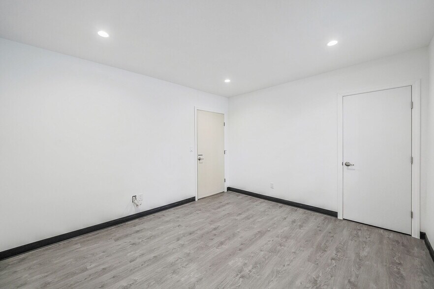 More Photos Of 533 Montauk Hwy, East Moriches Medical For Lease