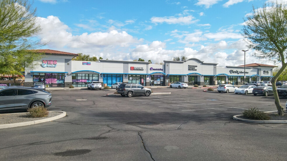 More Photos Of 1903 S Country Club Dr, Mesa Freestanding For Lease