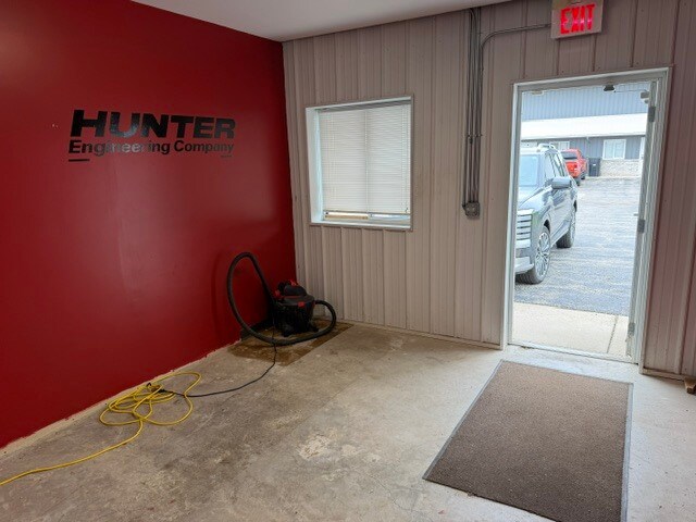 More Photos Of 1317 S Schoolhouse Rd, New Lenox Warehouse For Lease