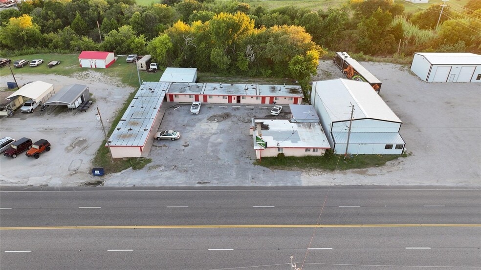 More Photos Of 1408 E Wise St, Bowie Hotel For Sale