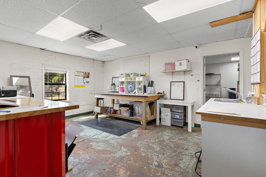 More Photos Of 2710 Grant St, Wichita Falls Freestanding For Sale