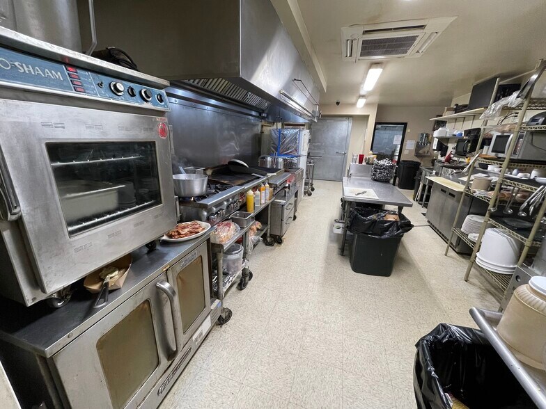More Photos Of 208 W Arnold Ave, Arnold Restaurant For Sale