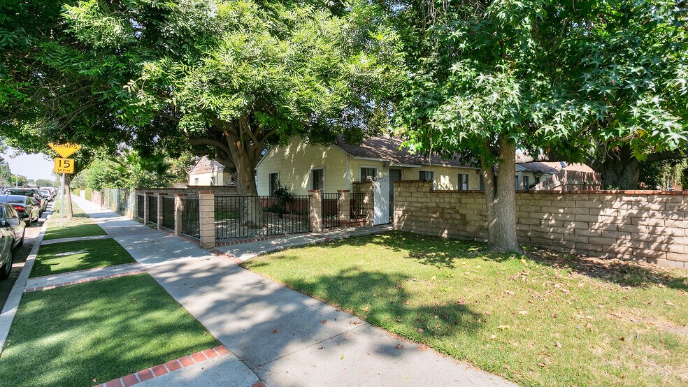 More Photos Of 202 N Florence St, Burbank Multifamily For Sale